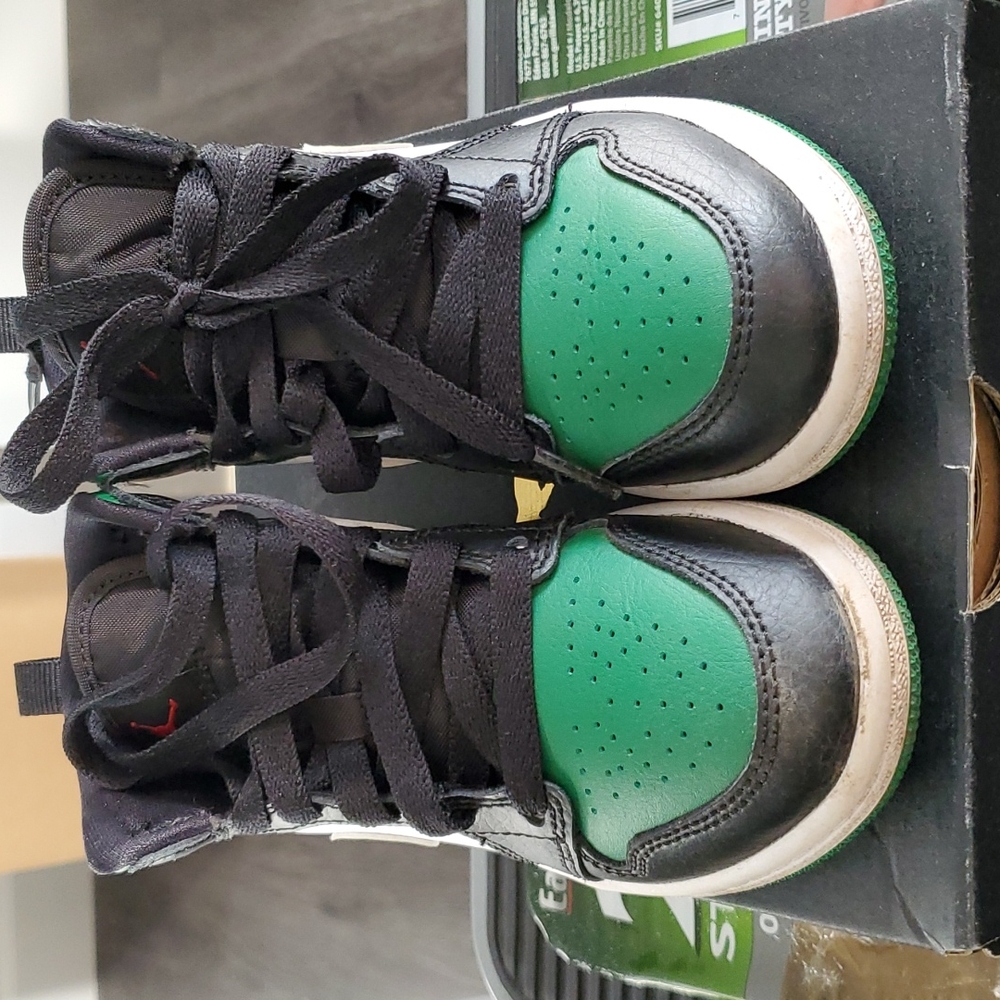 Jordan 1 MID